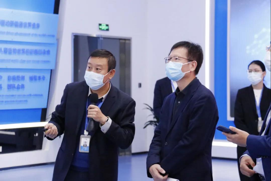 省工信厅来访2.jpg 省工信厅来访2.jpg